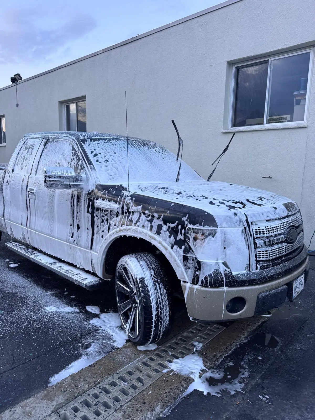 Mobile auto detailing work in New York 5
