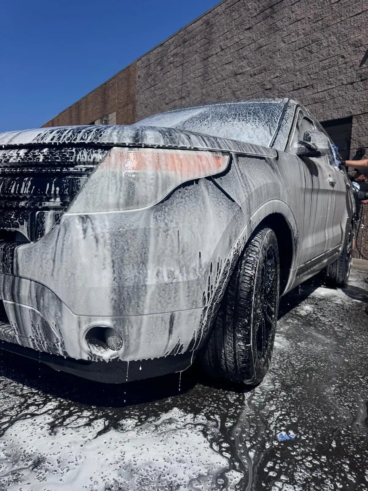 Mobile auto detailing work in New York 66